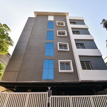 Oyo Townhouse 498 Hotel Western Nagpur Exteriör bild