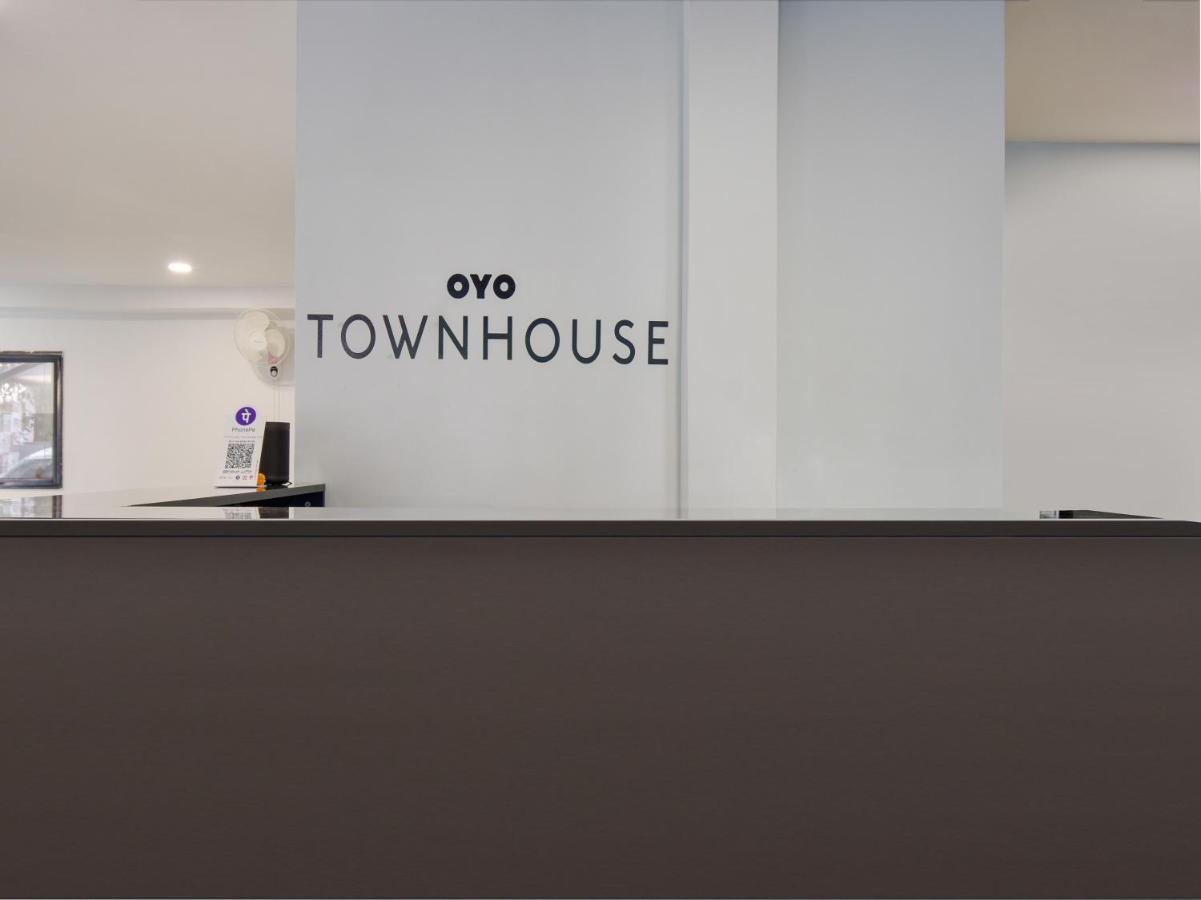 Oyo Townhouse 498 Hotel Western Nagpur Exteriör bild