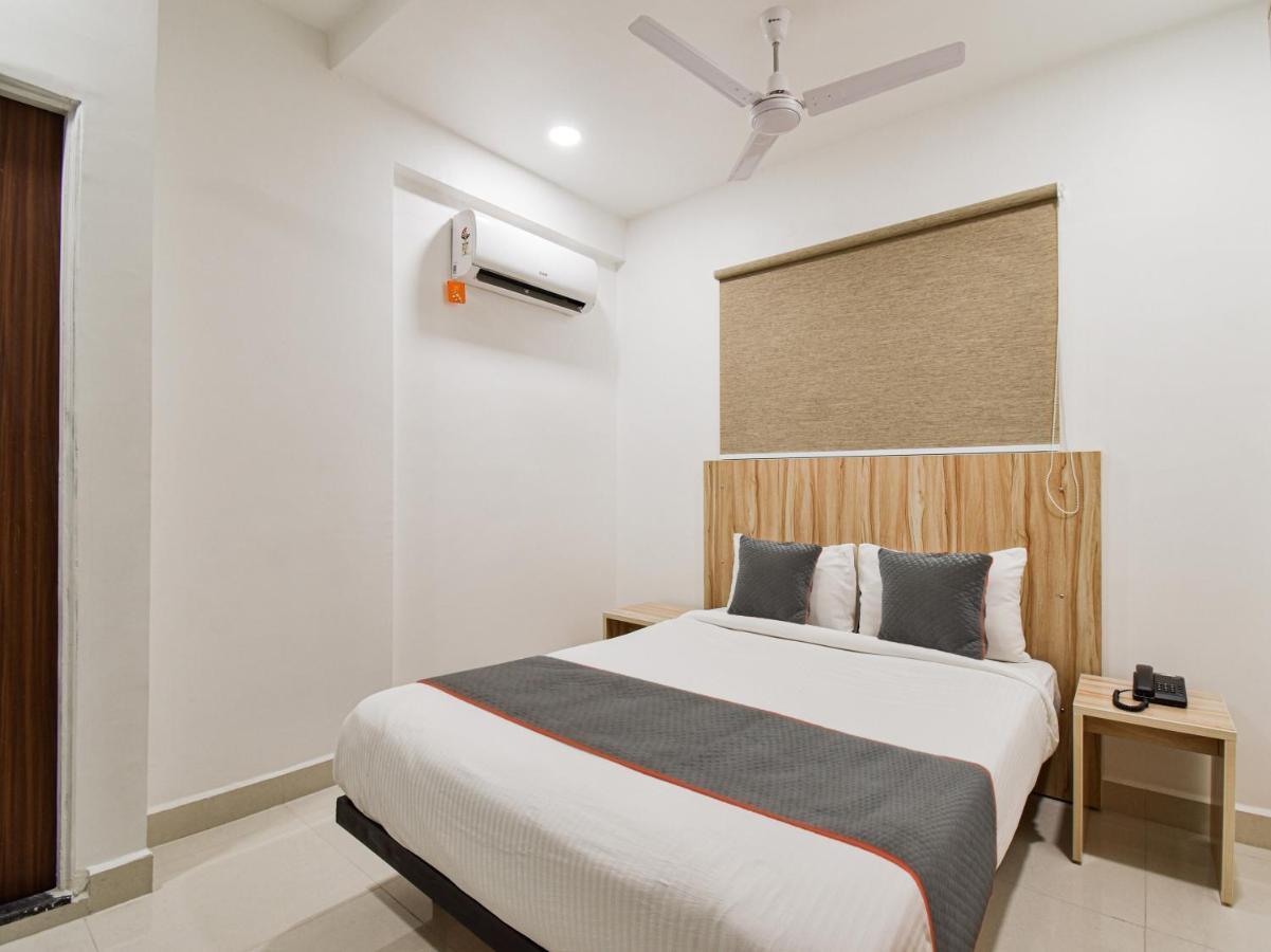 Oyo Townhouse 498 Hotel Western Nagpur Exteriör bild